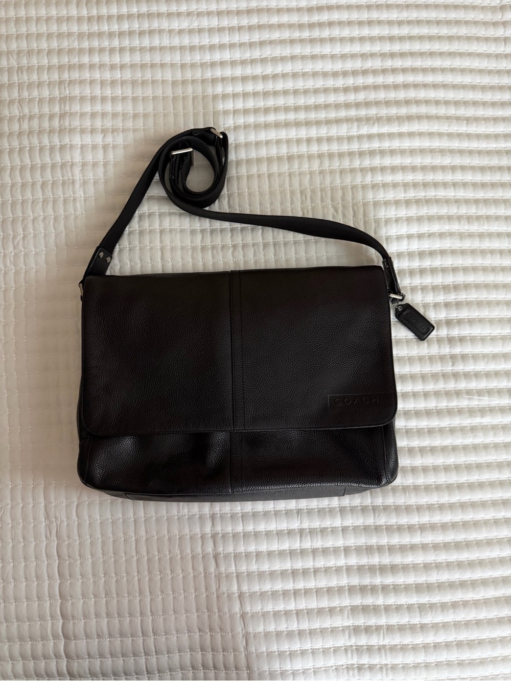 Coach Camden Black Pebbled Leather Messenger Bag with Adjustable Strap EUC